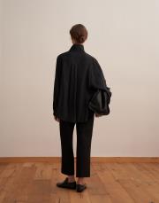 çıtçıt kapamalı dökümlü gömlek siyah 3