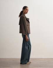 kemer detaylı kısa trençkot koyu haki 3