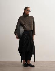 asimetrik kesim pilise etek siyah